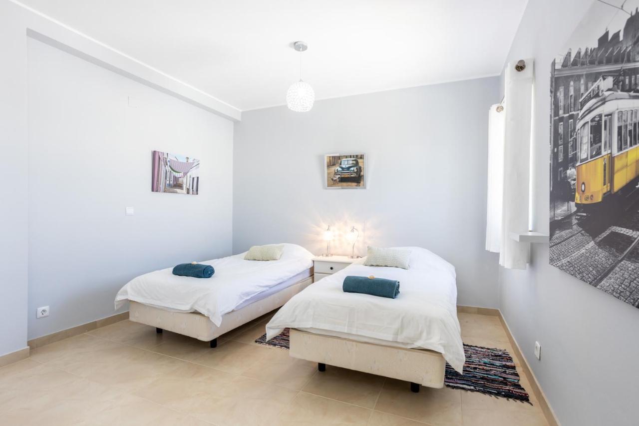 Newly Renovated 2 Bedroom Townhouse - Close To Salema Beach ภายนอก รูปภาพ