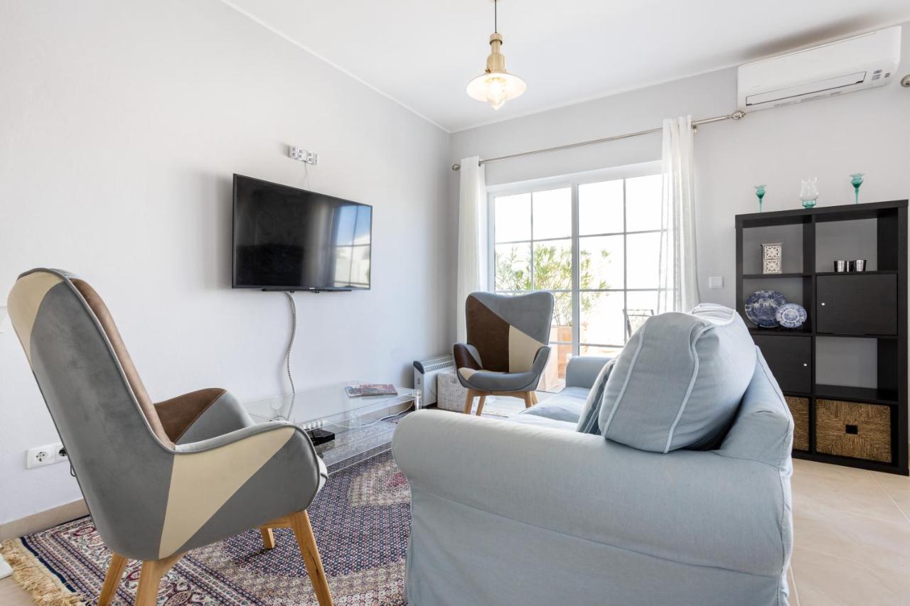 Newly Renovated 2 Bedroom Townhouse - Close To Salema Beach ภายนอก รูปภาพ