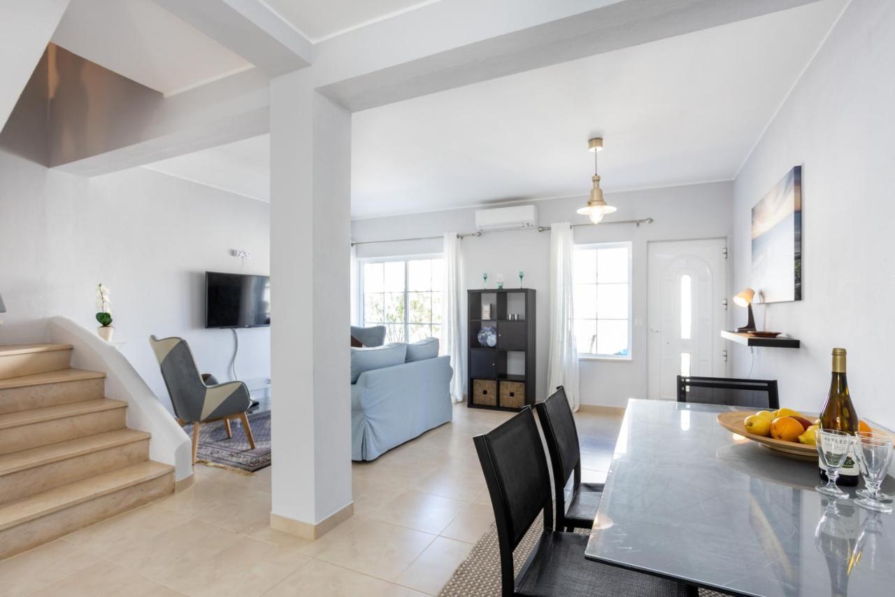 Newly Renovated 2 Bedroom Townhouse - Close To Salema Beach ภายนอก รูปภาพ