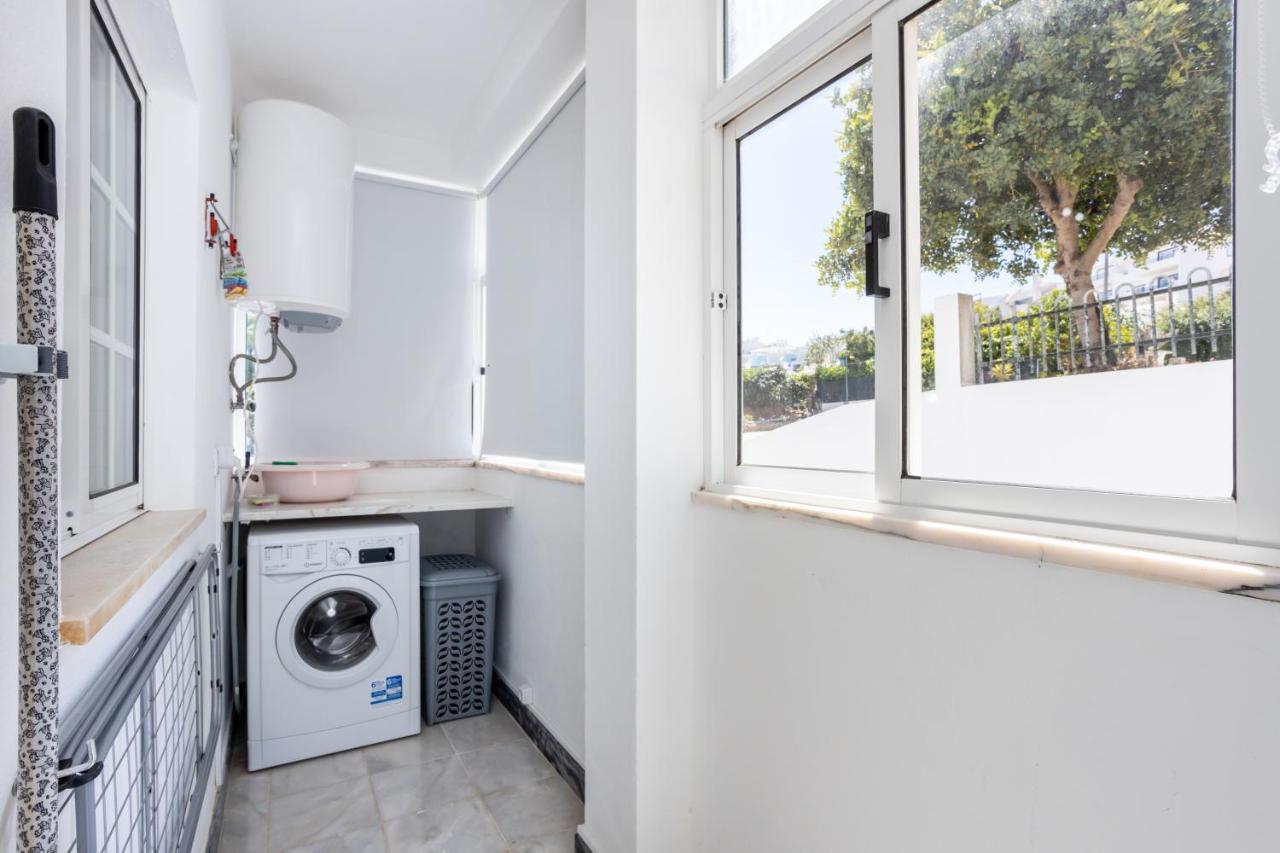 Newly Renovated 2 Bedroom Townhouse - Close To Salema Beach ภายนอก รูปภาพ