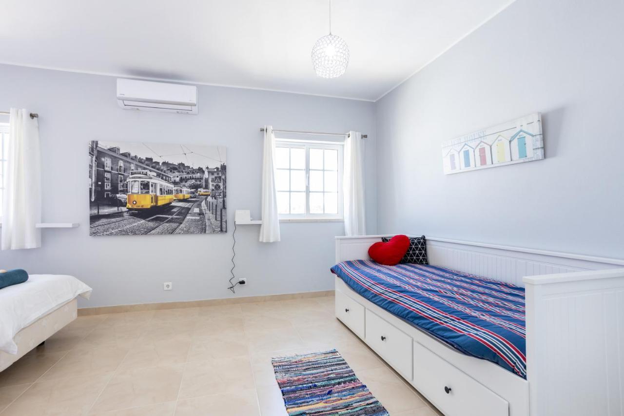 Newly Renovated 2 Bedroom Townhouse - Close To Salema Beach ภายนอก รูปภาพ